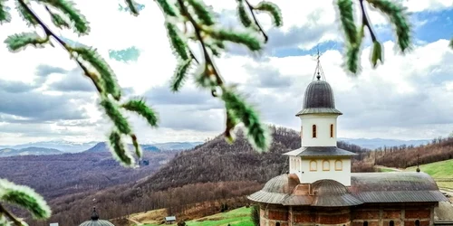 manastirea petrova maramures facebook
