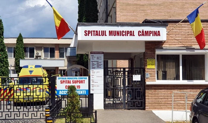 În saloanle spitalului din Câmpina, bolnavii au şi 35 de grade în saloane. Foto Facebook
