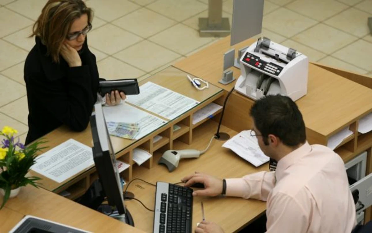 
    De "electorată" vor beneficia doar persoanele cu veituri din activităţi independente sub 2.000 de lei pe lună  
