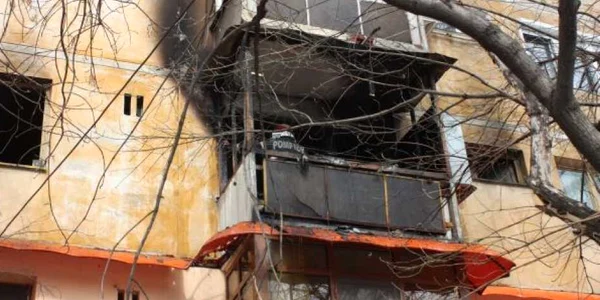 Pompierii au reuşit în aproximativ 15 minute să stingă focul  
