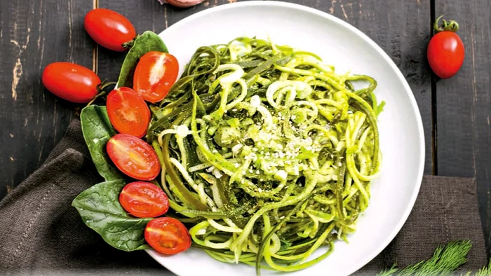 salata de zuchinni jpg