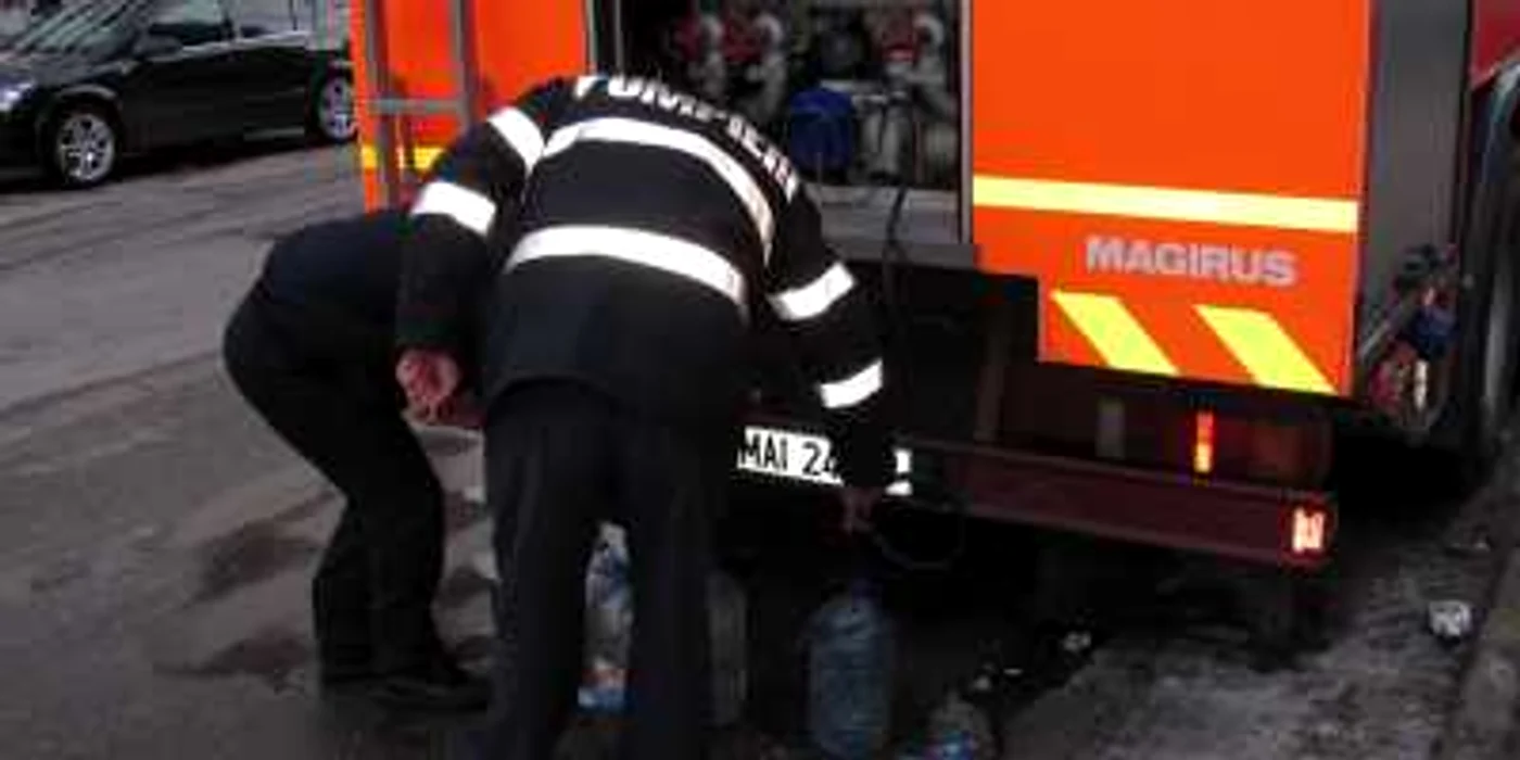 Alexăndrenii au luat apă din cisterna pompierilor