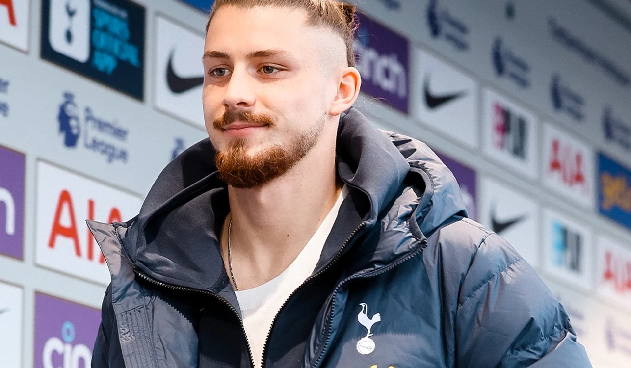 Radu Drăgușin a bifat cel de-al doilea meci la Tottenham (FOTO: Facebook)