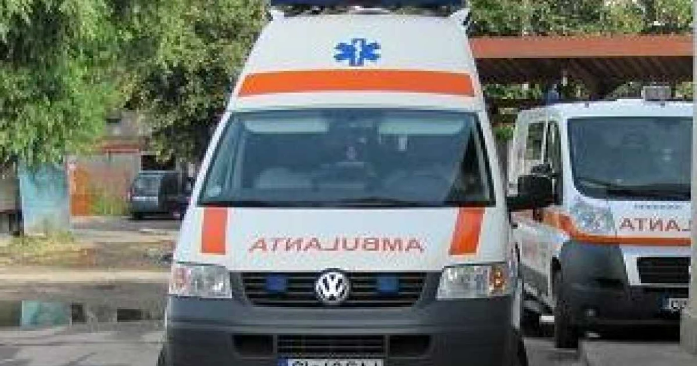 Victima a fost transportată de urgenţă la spital