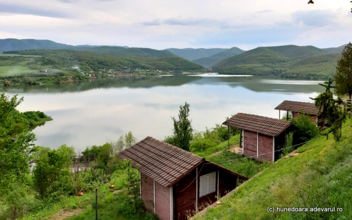 lacul cincis foto daniel guta adevarul