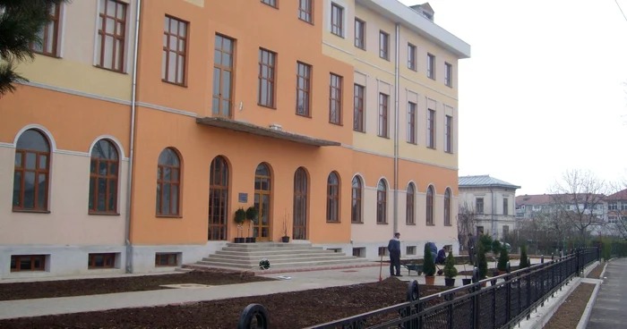 Investiţiile din învăţământ au făcut datorii de peste 11 milioane lei