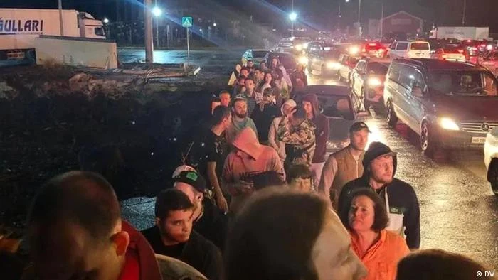 Cetăţeni ruşi la frontiera cu Kazahstanul, dornici să-şi părăsească ţara (septembrie 2022)