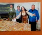 Ceramistul Sorin Giubega - Tezaur Uman Viu - din Horezu - Vâlcea alături de alţi ceramişti şi cântăreaţa Maria Dragomiroiu Foto Adevărul - credit Arhiva personală