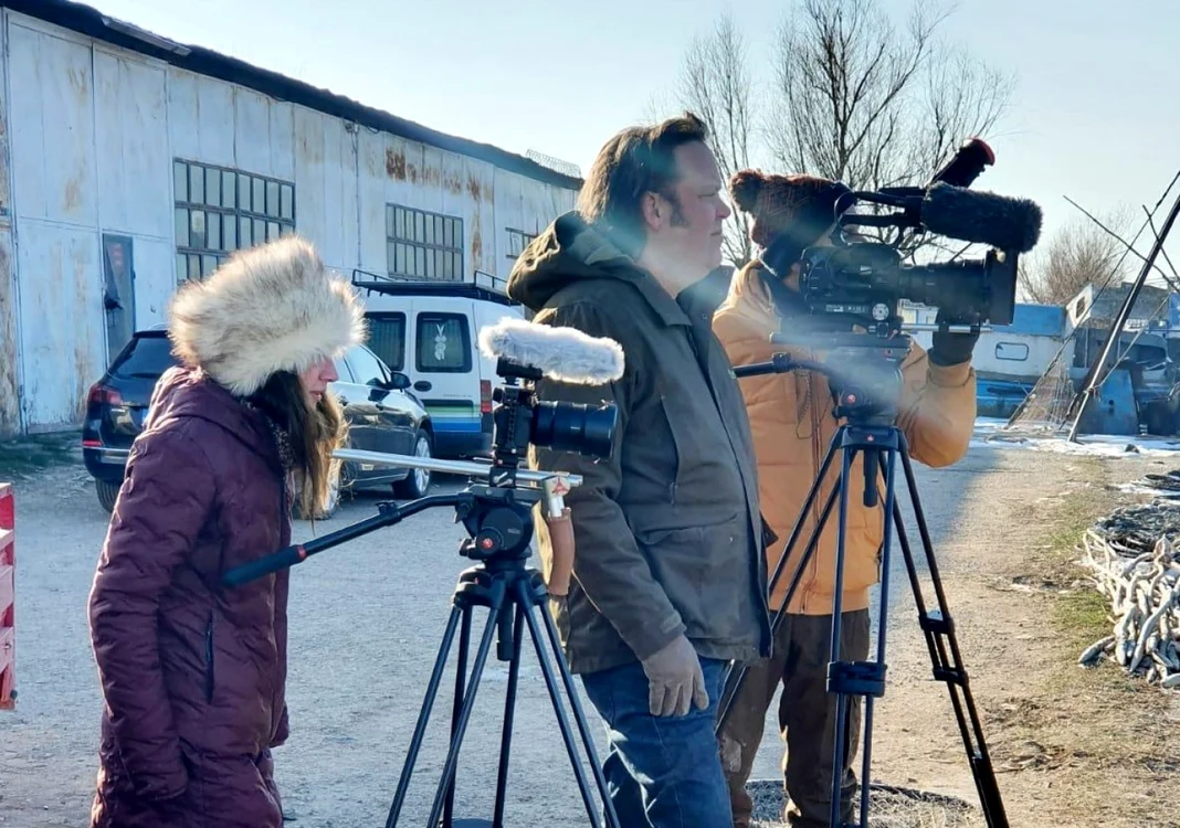 Charlie Ottley şi echipa de filmare