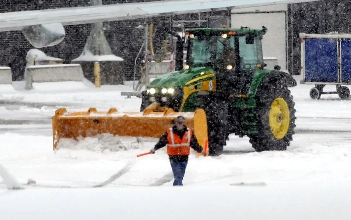 Zăpada a împiedicat cursa din Milano să aterizeze pe Aeroportul Arad. FOTO: Arhivă