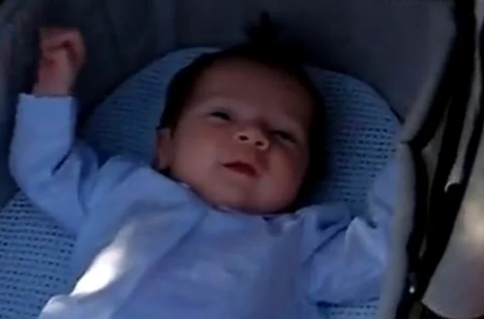 Moise are doar o lună