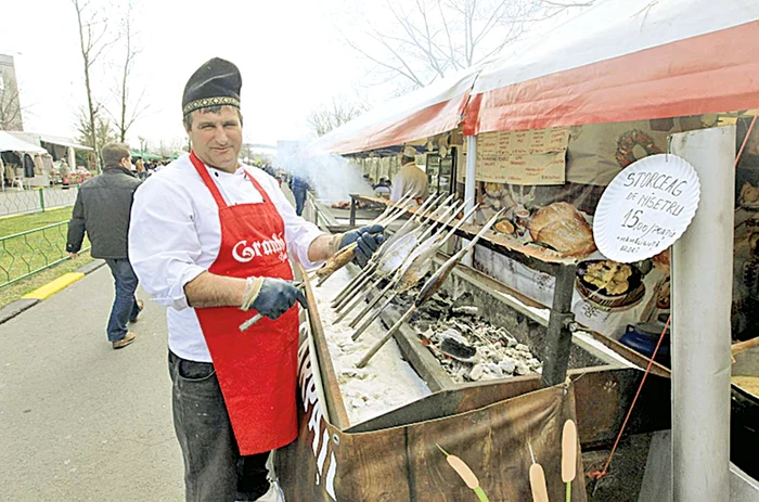 Dacă vreţi să gustaţi peşte la proţap, haideţi în Parcul Tineretului!