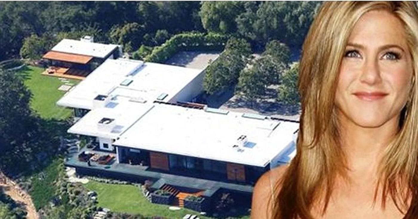 jennifer aniston sofer beat jpeg