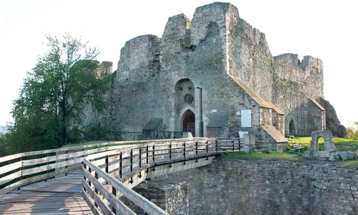 Cetatea Neamţului va găzdui primul festival de lăută din România jpeg