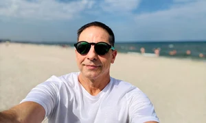 Dan Negru, pe plajă la Ibiza