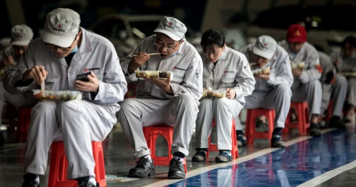 IChinezii au reînceput să lucreze în Wuhan FOTO Guliver / Getty Images