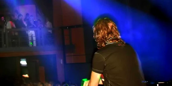 Dj Pushkarev va face show în Apollo Exclusive