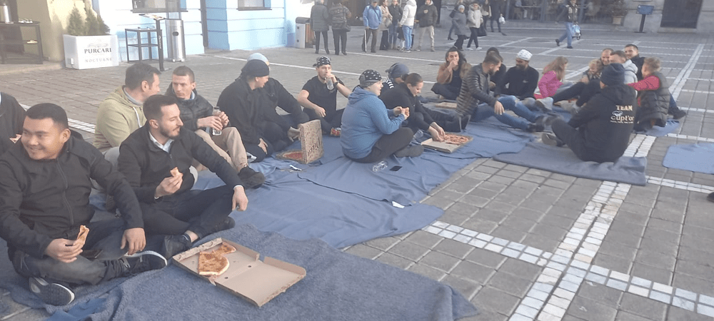 Primăria Brașov a închis terasele din Centrul Brașovului. Cum au protestat managerii din HoReCa