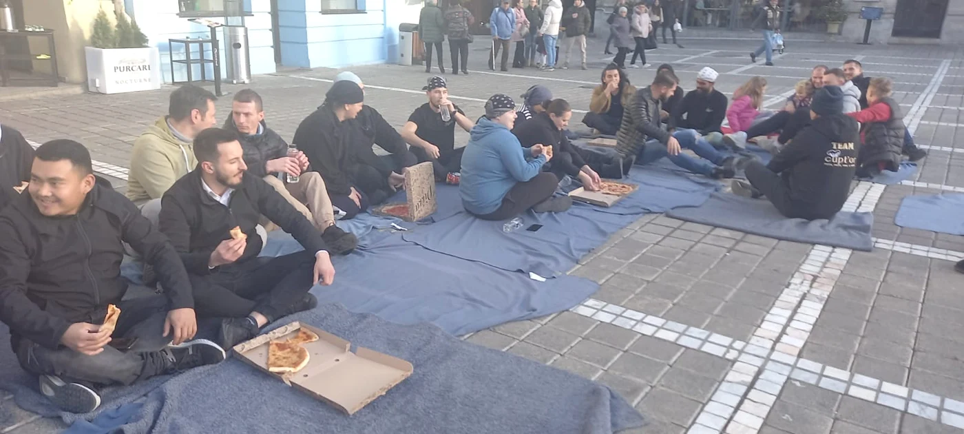 Protest HoReCa la Brașov vizavi de închiderea teraselor FOTO Ioan Buciumar