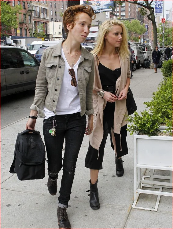 Amber Heard ;i Tillett Wright sunt nedespărţite