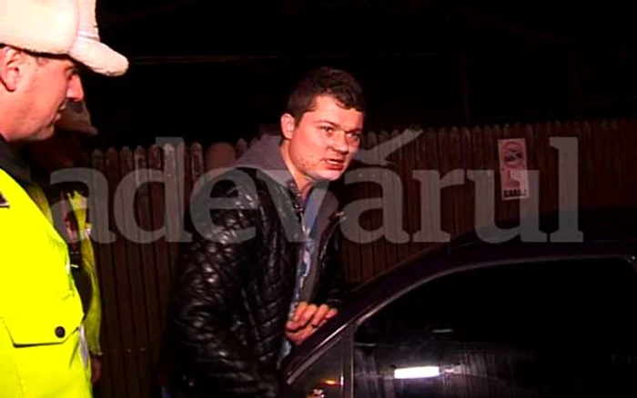 Tânărul a făcut circ în faţa poliţiştilor