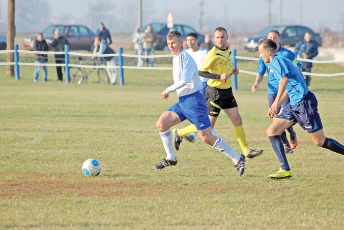 
    Neluţu Sabău a jucat săptămâna trecută  primul său meci  pentru Inter Ciugud   