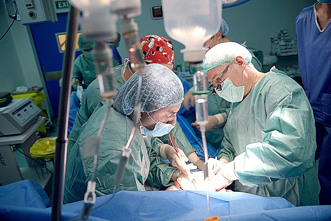 Transplantul hepatic, o operație rară în România. FOTO: SANADOR