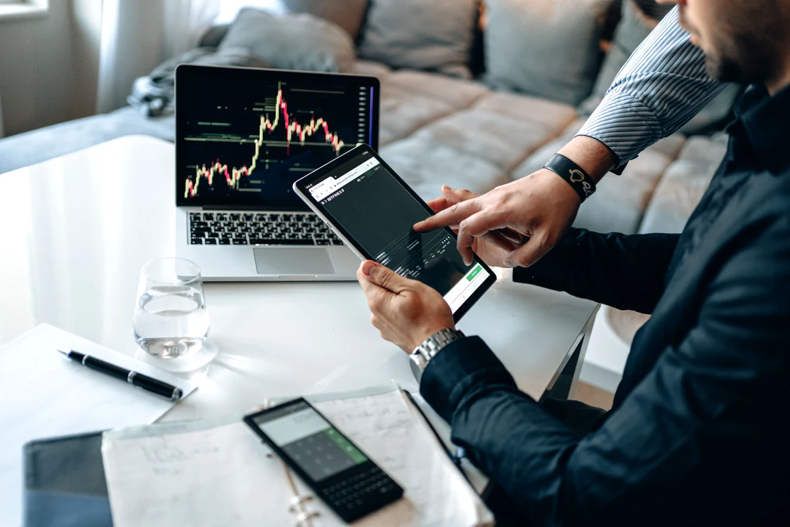 Statul atrage foarte greu investitori străini și fonduri europene. FOTO: Pexels