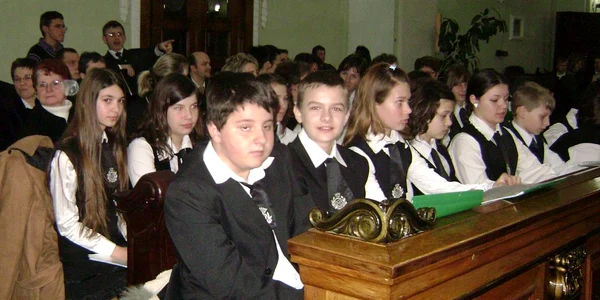 Elevii şi profesorii faţă'n faţă