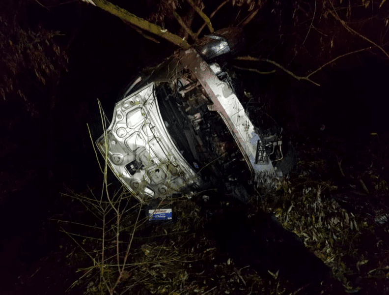 Patru victime, preluate de SMURD, după ce mașina în care erau s-a răsturnat 