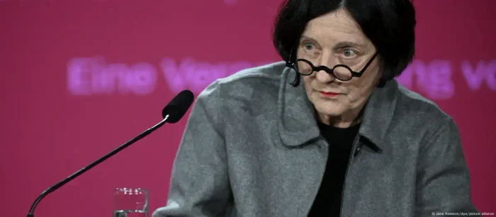 Scriitoarea Herta Müller la o lectură publică la Berlin, în 2023