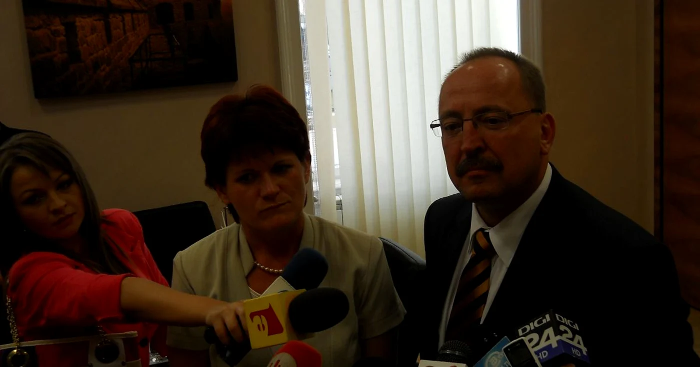 Secretarul de stat în Ministerul de Externe din Ungaria, Nemeth Zsolt (dreapta)