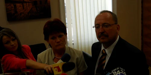 Secretarul de stat în Ministerul de Externe din Ungaria, Nemeth Zsolt (dreapta)