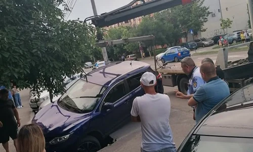 masina in groapa 0 jpeg