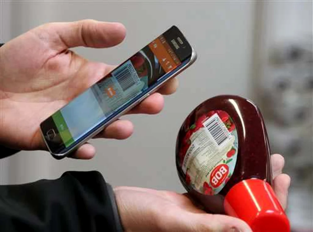 Fiecare produs cumpărat e scanat cu mobilul