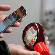 Fiecare produs cumpărat e scanat cu mobilul jpeg