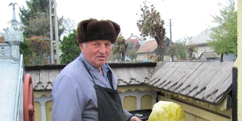 Petru Şerban a pus o parte din varză la murat