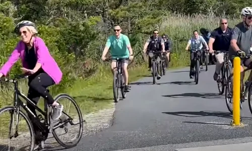 joe biden bicicleta jpg