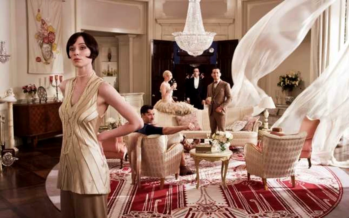 Secvenţă din filmul „Marele
Gatsby“, a cărui premieră pe marile ecrane din România este programată pentru
mâine