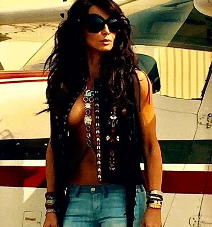 Mihaela Rădulescu are un bust de infarct 