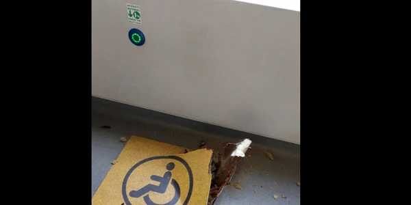 O șină a străpuns podeaua unui tramvai Foto Info Trafic București și Ilfov   Cristina Melintescu jpg