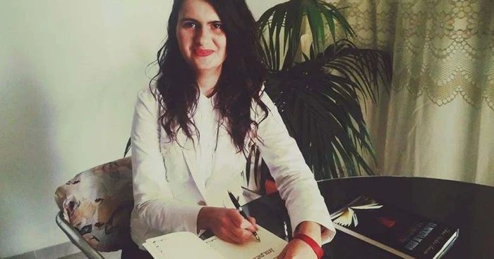 Elena Buşoiu este extrem de mândră de realizarea sa (FOTO: arhivă personală Elena Buşoiu)