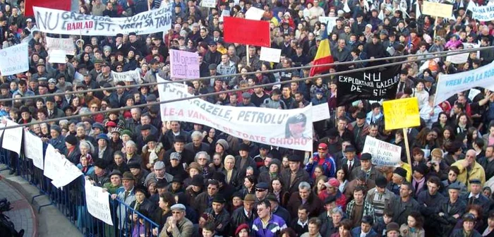 Miting împotriva gazelor de şist