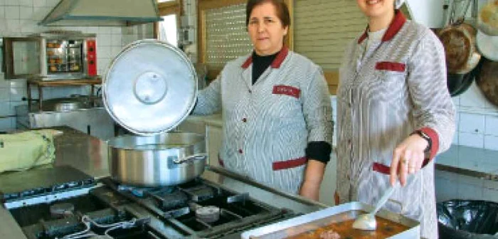 Românii câştigă cu 15% mai puţin decât spaniolii