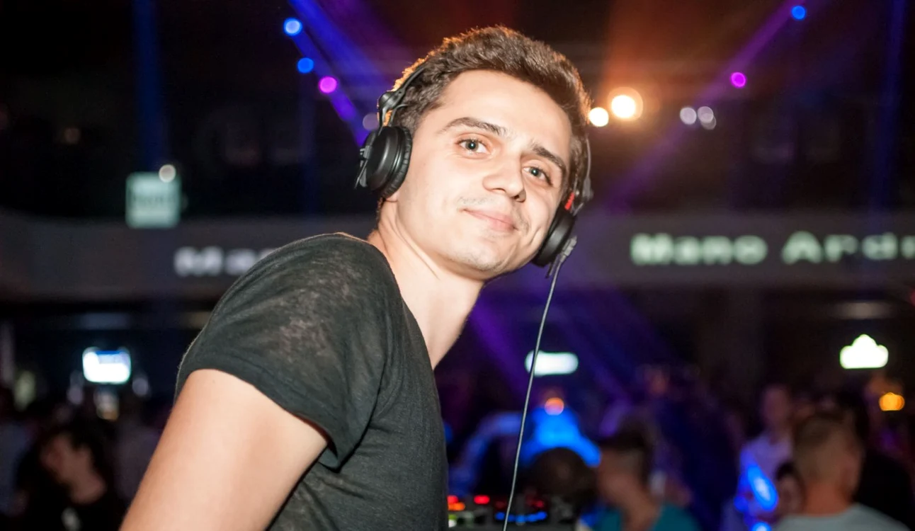 După opt ani în care a mixat în România, DJ Mano îşi va împlini visul de a ajunge în Ibiza