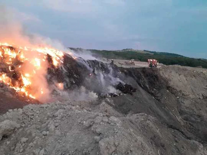 incendiu groapa gunoi baicoi foto isu prahova