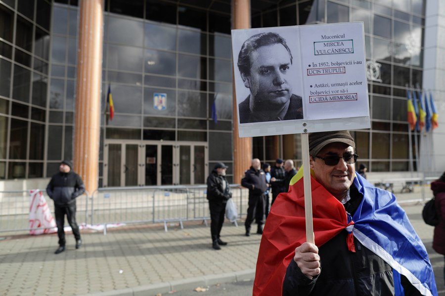  De la glorificarea lui Vulcănescu, la ascensiunea lui Georgescu. România, prinsă între fascism și naționalismul extremist