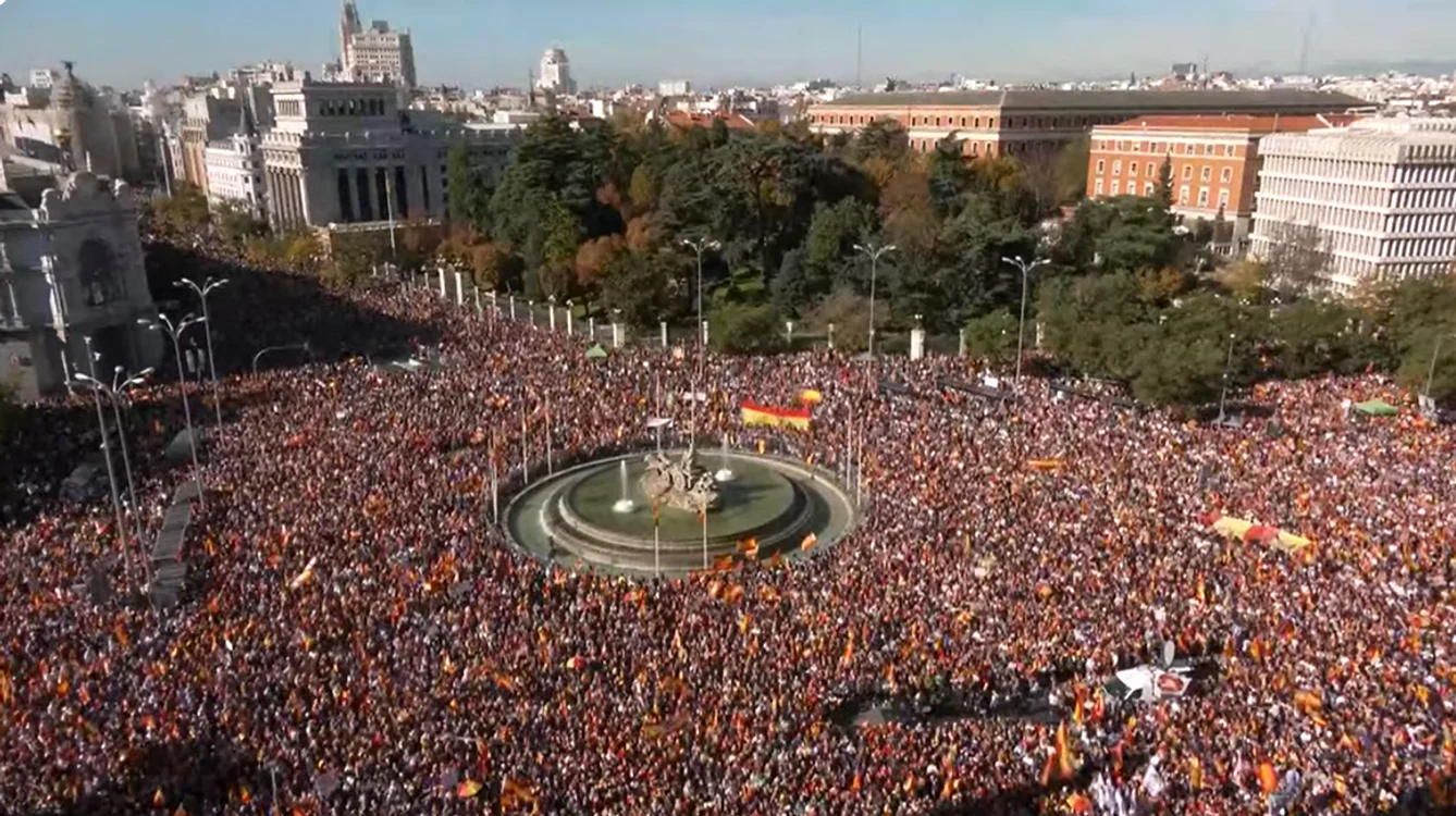 Zeci de mii de spanioli au protestat la Madrid. FOTO captură video El Pais
