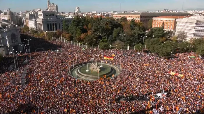 Zeci de mii de spanioli au protestat la Madrid. FOTO captură video El Pais