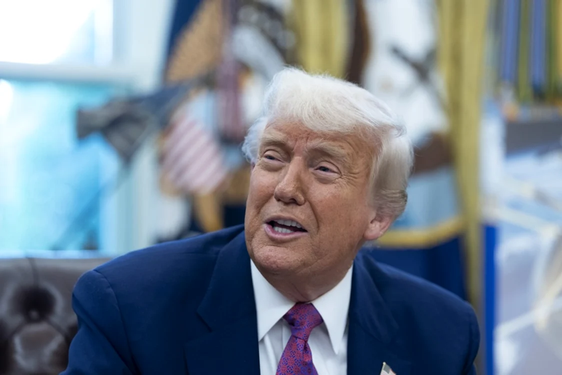 Donald Trump susține că administrația sa lucrează la „permis temporar” FOTO: EPA EFE